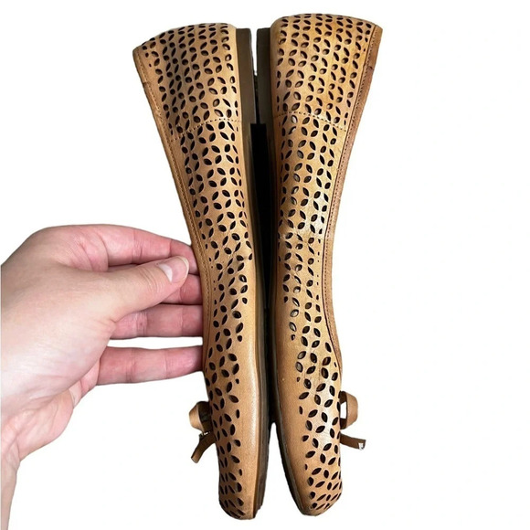 Michael Kors • Olivia Flats - Picture 9 of 13